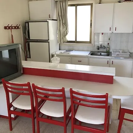 By The Beach Apartment