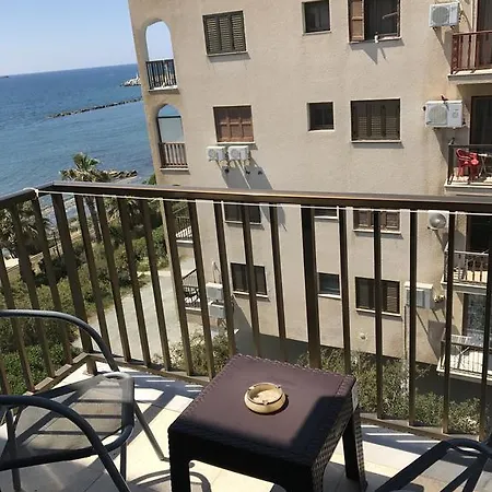 By The Beach Apartman